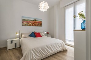 1 slaapkamer, een strijkplank/strijkijzer, wifi, beddengoed