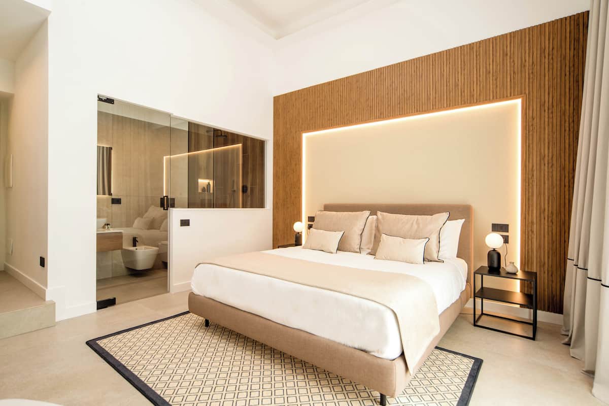 1 bedroom, premium bedding, down comforters, in-room safe