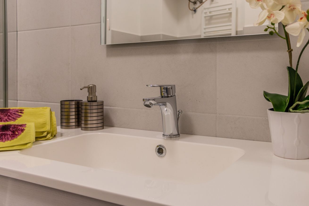 Doccia, asciugacapelli, bidet, asciugamani