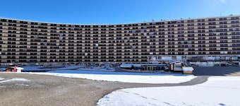 Studio - 4 ppl, near chairlift, pets OK, free WiFi
