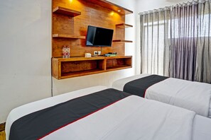 Standard Twin Room - Capital O 92670 Borobudur Homestay (Banyuwangi)