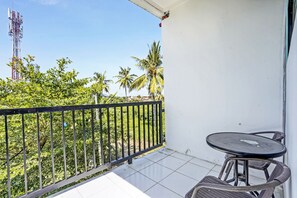 Deluxe Double Room - Capital O 92670 Borobudur Homestay (Banyuwangi)