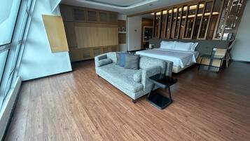 Soundproofing, free WiFi