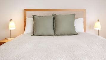 1 bedroom, iron/ironing board, Internet, bed sheets