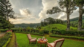 Tempat makan luar