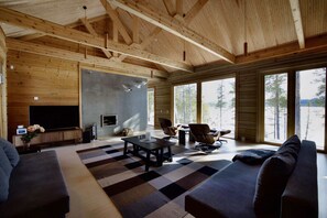TV, fireplace, video games, books - Villa Northern Lights: The Beautiful Gem of Northern Finland by DG Lomailu (Enontekiö)
