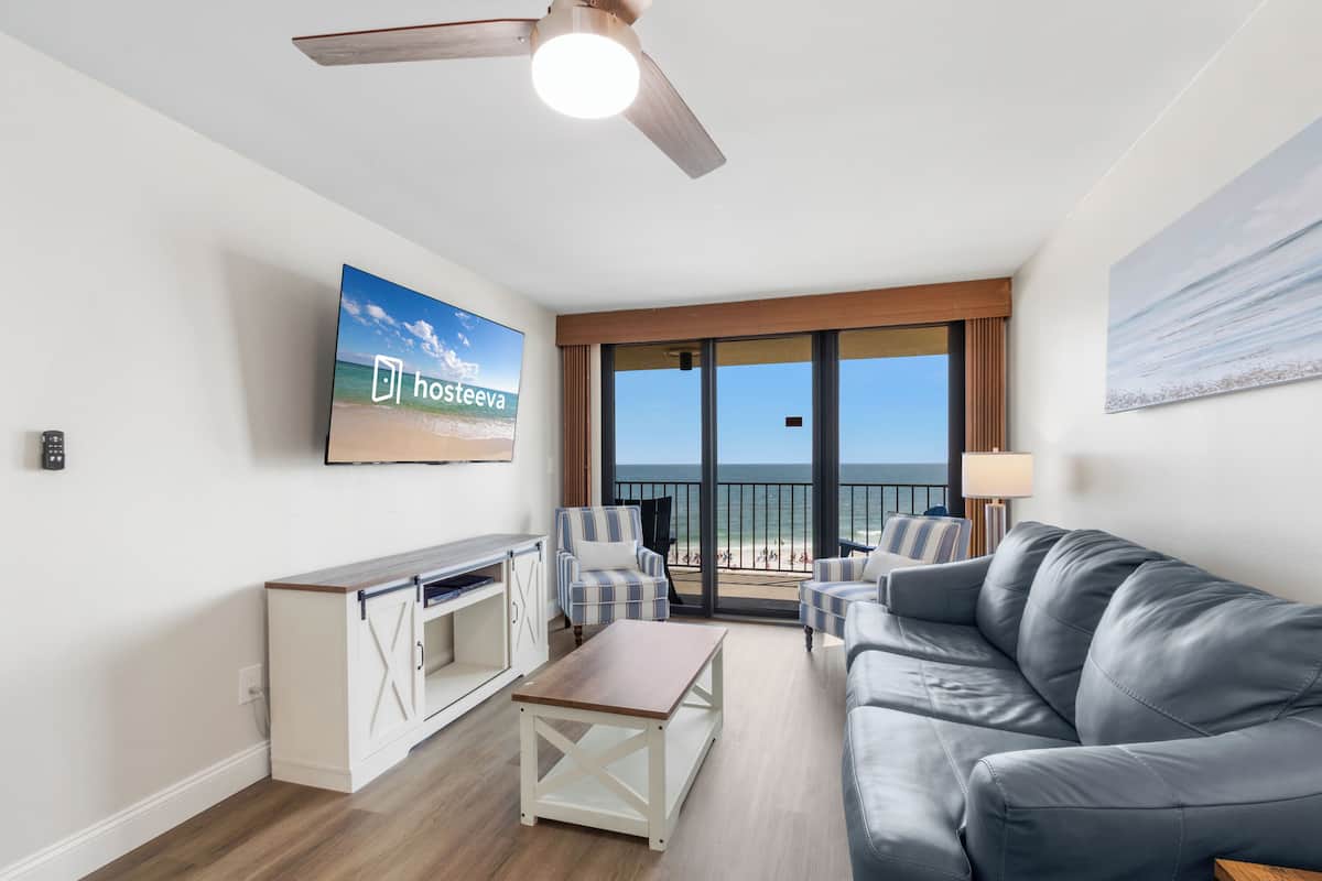 Comfort Condo, 2 Bedrooms, Balcony, Beach View | Living room