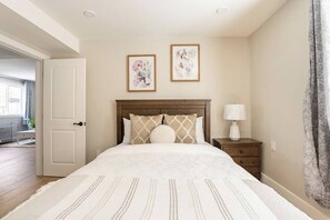 2 habitaciones, tabla de planchar con plancha, wifi y ropa de cama