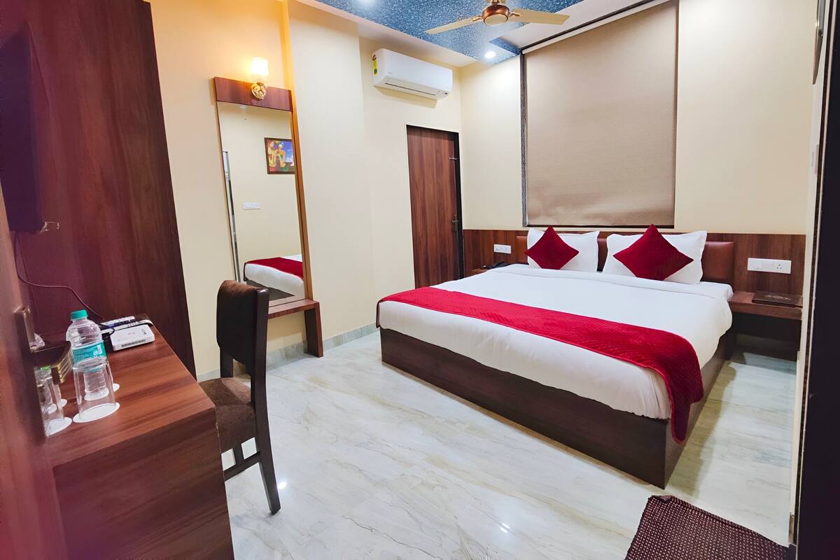Deluxe Room | 1 bedroom, WiFi (free), bed sheets