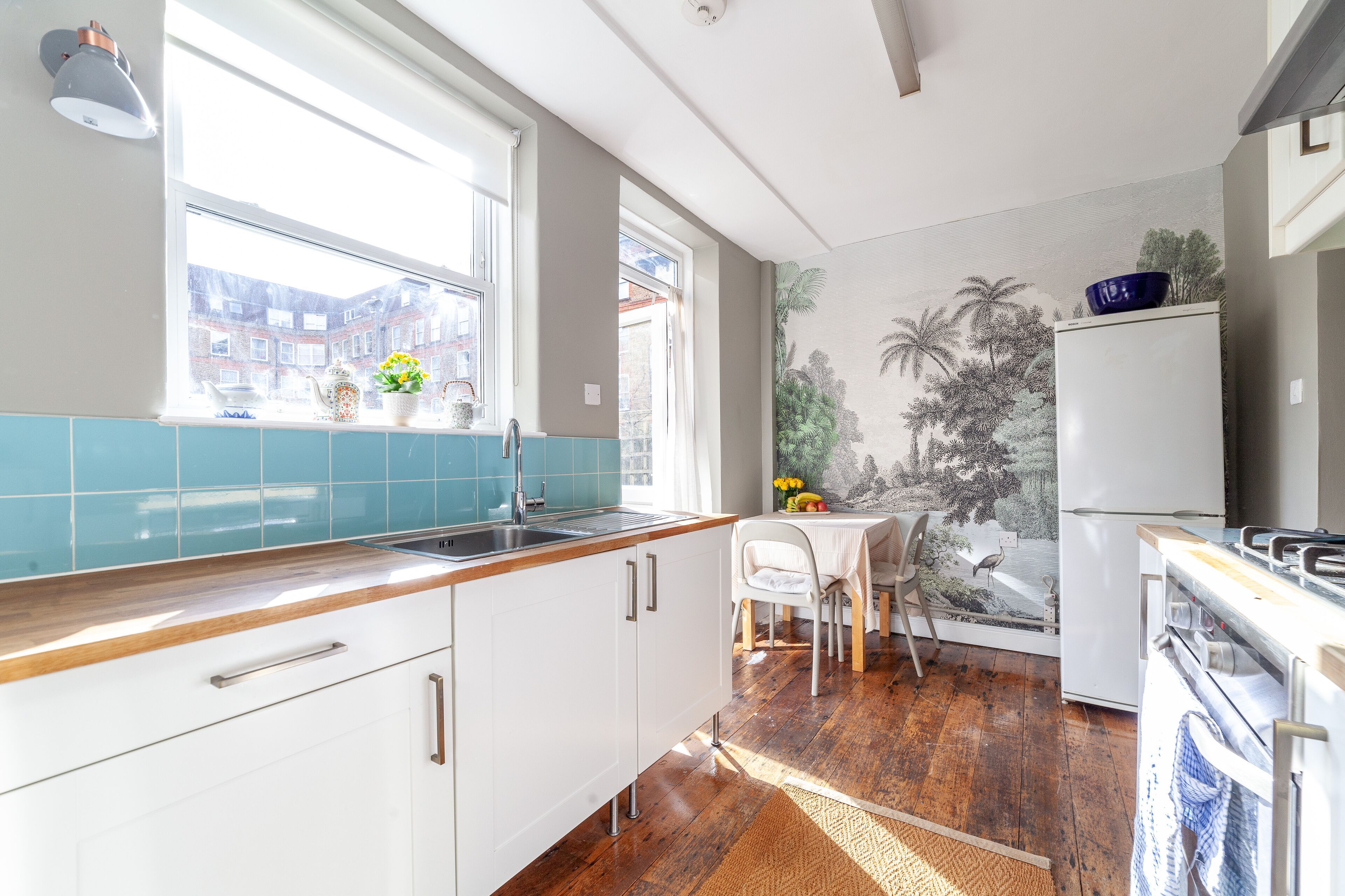 冷蔵庫、電子レンジ、コーヒー / ティーメーカー