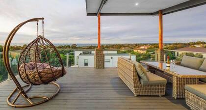 Blissful Sunhill | Pool & Bay Views