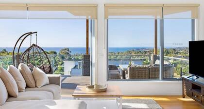 Blissful Sunhill | Pool & Bay Views