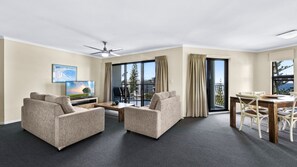 TV - Gena Apartments Unit 12 Kings Beach QLD (Kings Beach)