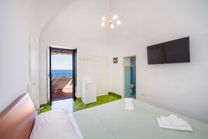 2 slaapkamers, een strijkplank/strijkijzer, wifi, beddengoed