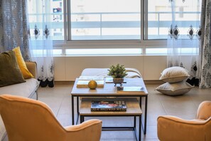 Living area - Comfy Haven in Netanya CTR by Sea N'Rent (Netanya)