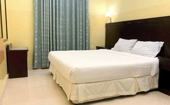 Laptop workspace, free WiFi, bed sheets