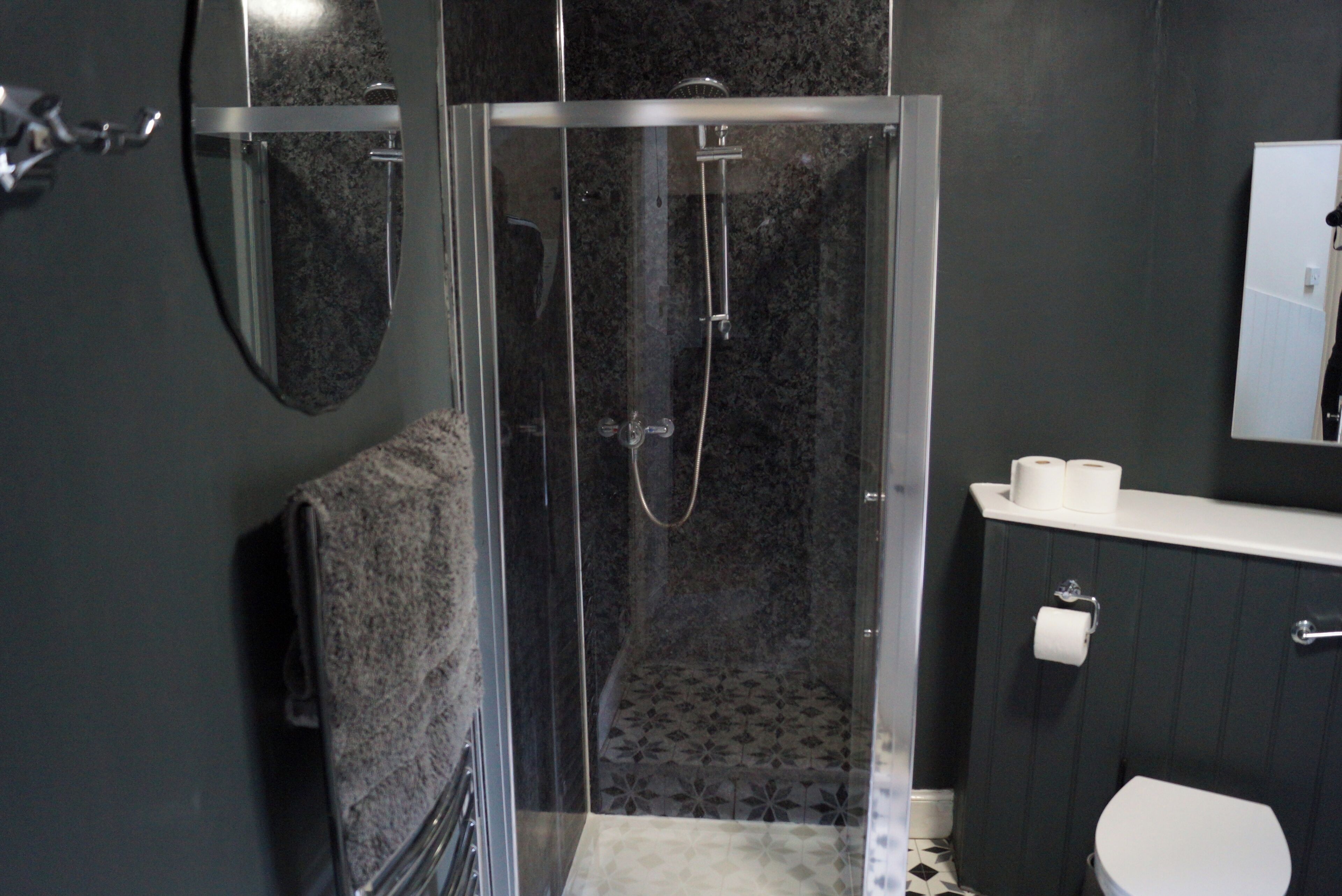 House | Bathroom | Separate bathtub and shower, deep-soaking bathtub, hair dryer, towels