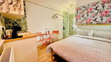 Standard Studio, 1 Double Bed, Ensuite | Individually decorated, individually furnished, blackout curtains
