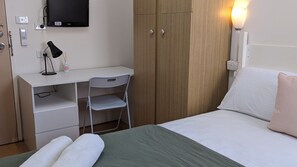 1 Schlafzimmer, Schreibtisch, WLAN, Bettwäsche