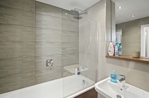 Apartment, 2 Queen Beds | Bathroom | Shower, towels