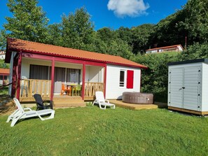 Terrace/patio - Chalet Etxetxoa, for 1 to 4 people with SPA, private land and swimming pool (Hasparren)