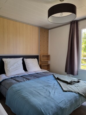 2 bedrooms, travel crib, free WiFi, bed sheets - Chalet Etxetxoa, for 1 to 4 people with SPA, private land and swimming pool (Hasparren)