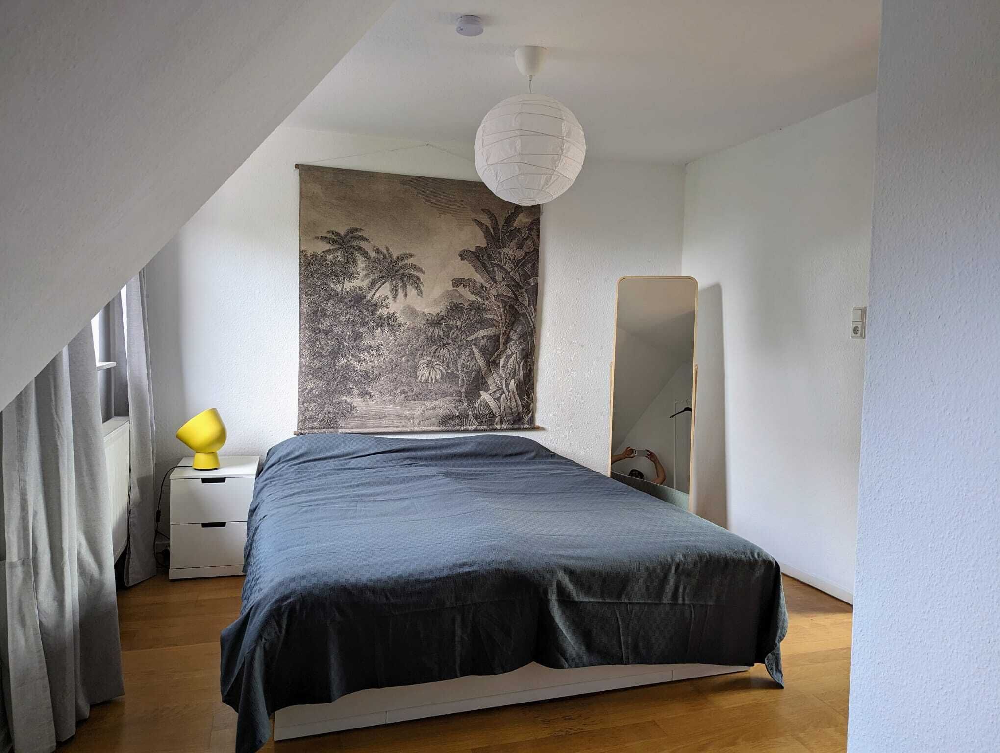 2 室のベッドルーム、デスク、アイロン / アイロン台、旅行用ベビーベッド