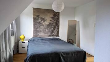 2 bedrooms, desk, iron/ironing board, travel crib