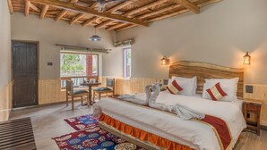 Traditional Cottage, Patio, Mountain View - Echor Mud Huts Tabo Spiti Valley (Spiti)