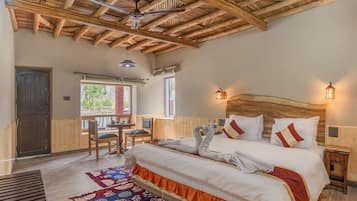 Casa de campo tradicional, patio, vista a la montaña | 1 habitación, wifi gratis y ropa de cama