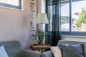 Appartement, 5 chambres, côté jardin | Coin séjour