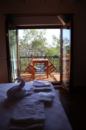 Elite-Doppelzimmer | Hochwertige Bettwaren, Minibar, laptopgeeigneter Arbeitsplatz