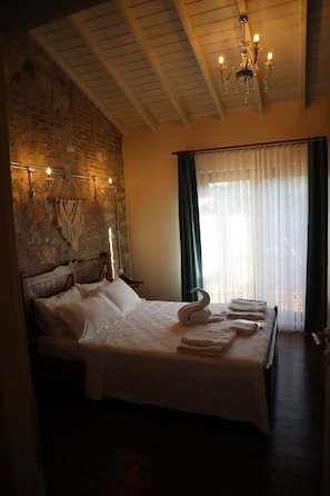 Elite-Doppelzimmer | Hochwertige Bettwaren, Minibar, laptopgeeigneter Arbeitsplatz