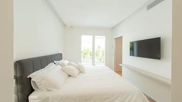1 bedroom, in-room safe, iron/ironing board, free WiFi