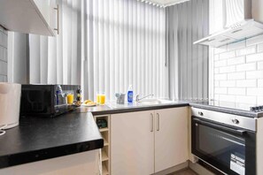 Leilighet | Eget kjøkken | Kjøleskap, mikrobølgeovn, ovn og kokeplater