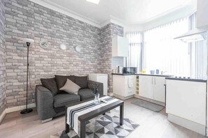 Apartment | Private kitchen - Comfy One Bed Room Flat Near Leeds City Centre (Leeds)