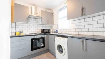 Apartment | Private kitchen | Fridge, microwave, oven, stovetop