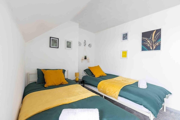 Appartement | 3 chambres, fer et planche à repasser, accès au Wi-Fi (inclus)