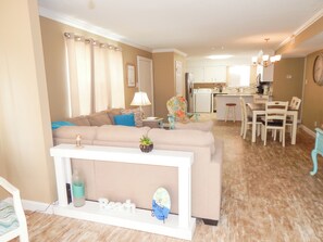 TV - Affordable getaway to the beach! (Dauphin Island)