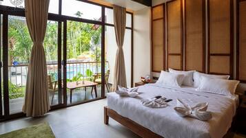 Luxury Room, 1 King Bed, Balcony | 1 bedroom, in-room safe, individually furnished, laptop workspace