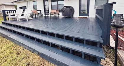 3 bed 2 bath Pool home Andrew’s island. Dolphin views from dock!