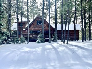 Exterior - Cozy Cabin w/Hot Tub, 2 King Suites, Firepit, Grill, Decks, Near Golf & Biking (Angel Fire)