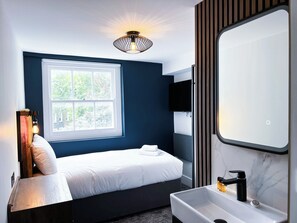 Single Room | Desk, iron/ironing board, free WiFi, bed sheets - Argo Hotel - Kings Cross (London)