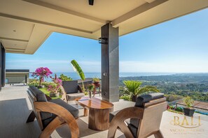 Terrace/patio - Breathtakingly Beautiful and offers a panoramic view! (Kaliasem)