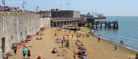 Appartement, 1 grand lit | Plage