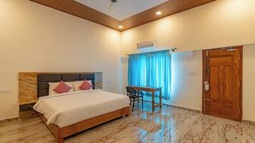 Exclusive Room | 1 bedroom, minibar, desk, laptop workspace