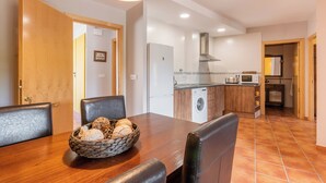 Panoramic Apartment | Private kitchen | Full-size fridge, microwave, stovetop, toaster - Apartamentos Fuentes de la Hoz (Aguatón)