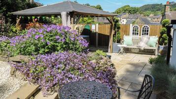 Cottage | Outdoor dining