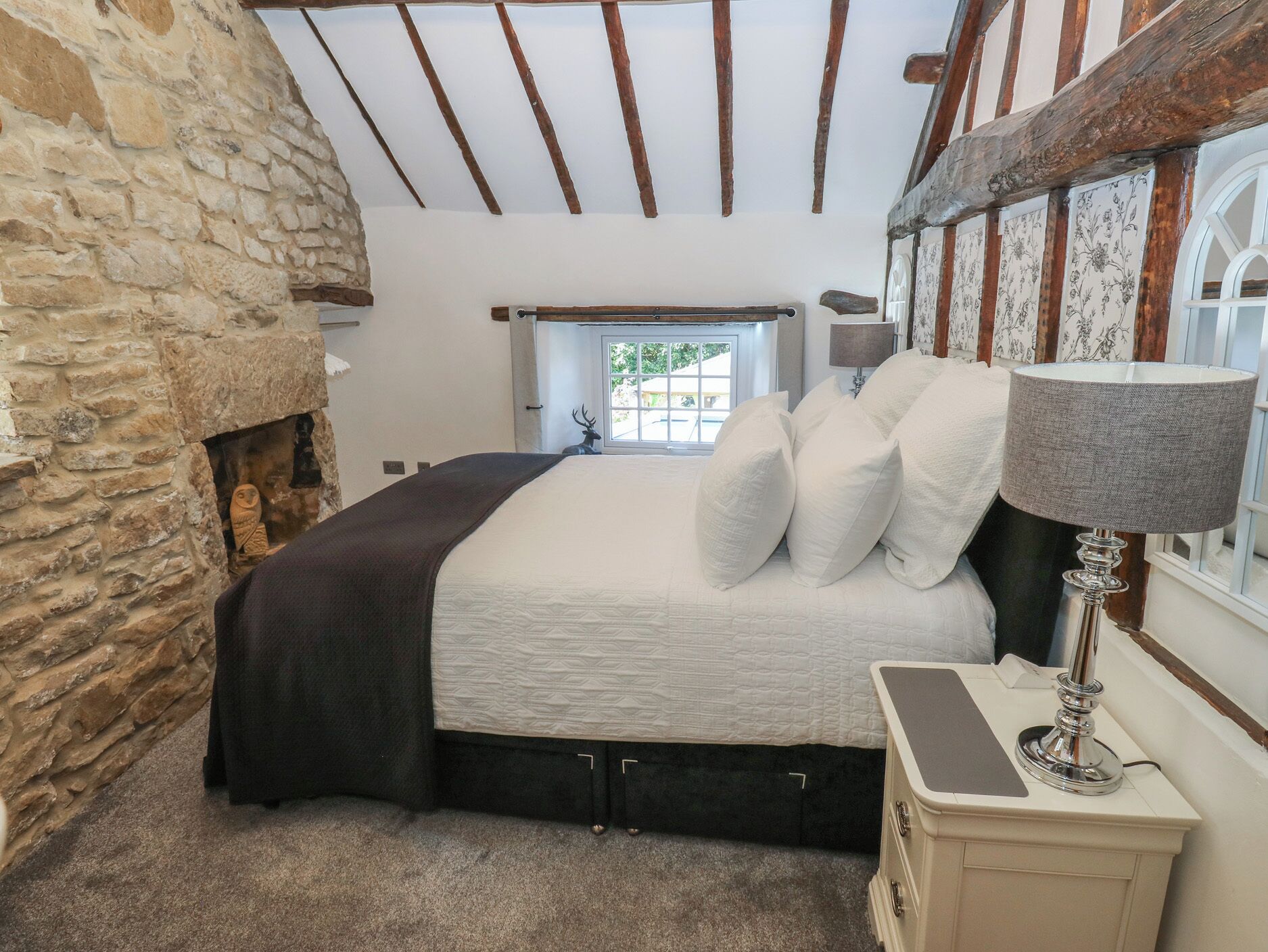 2 habitaciones, decoración personalizada y muebles diferentes 