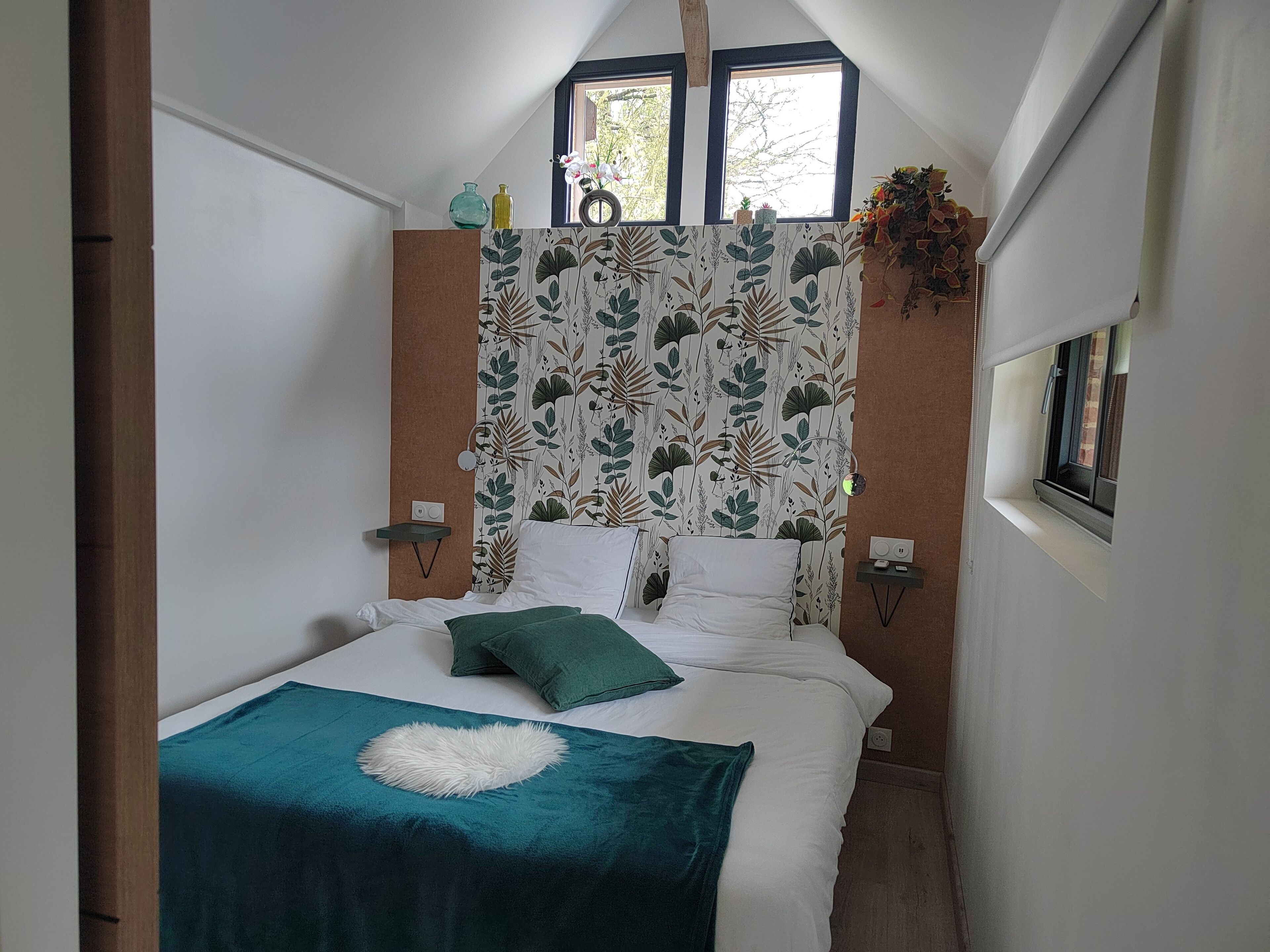 1 bedroom, travel crib, free WiFi, bed sheets